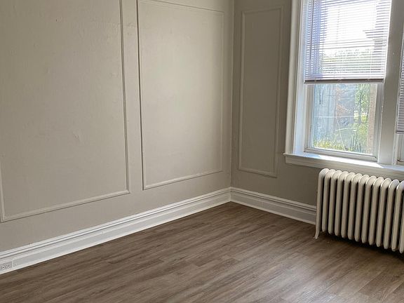 3rd image of 154 Kensington Ave APT 403