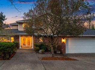 8550 NE 28th St, Bellevue, WA 98004