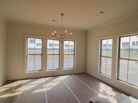 4th image of 1020 Ridgeview Cv