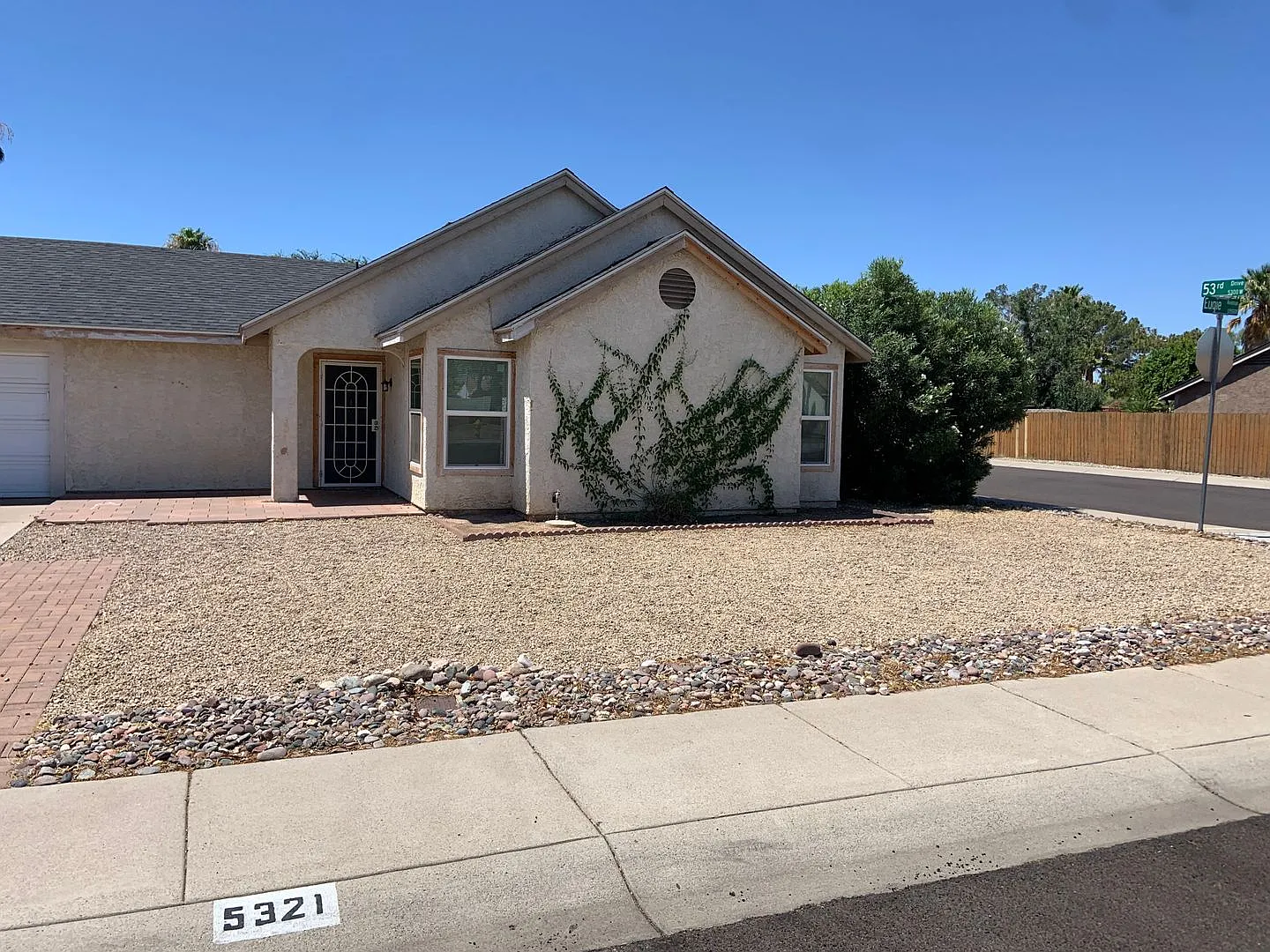 Lovely 3 Bedroom home for rent close to Thunderbird Medical! — Photo 1