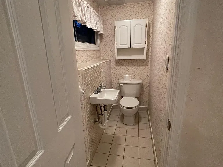 18 Greenwich Rd — Photo 11