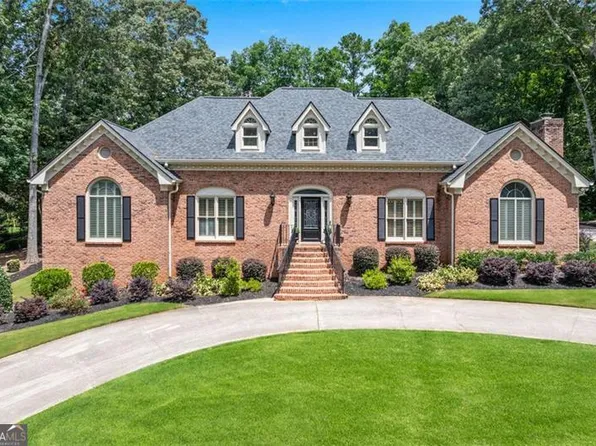 2065 Innsfail Dr, Snellville, GA 30078