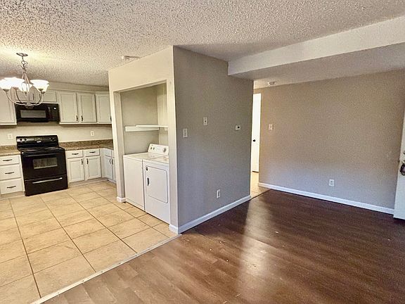 3rd image of 314 Mount Everest Dr APT C