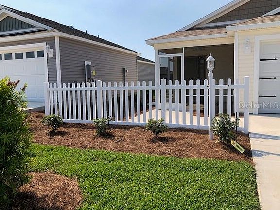 3rd image of 748 Louise Ln