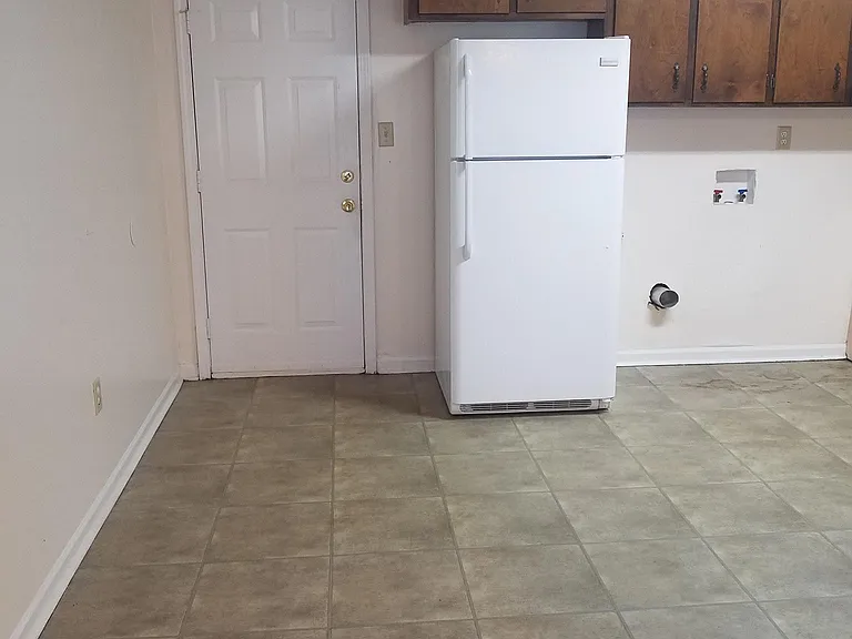 127 Norwood Ct — Photo 5