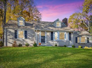 864 Valley Rd, Gillette, NJ 07933