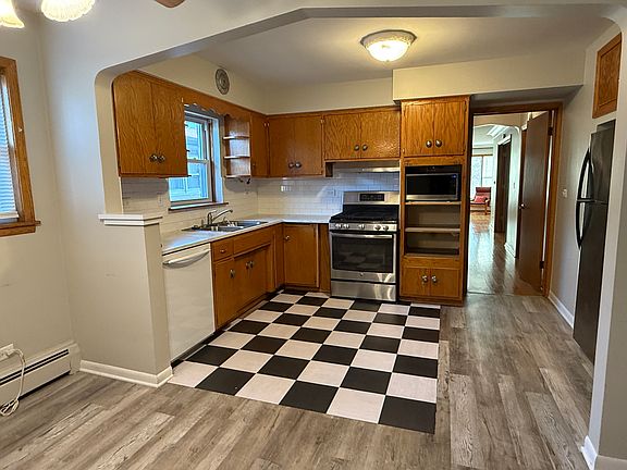 4th image of 5736 W Gunnison St #2
