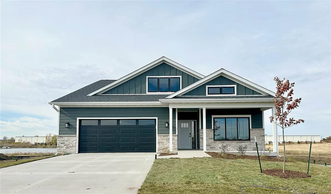 1341 Roosevelt Cir photo 1