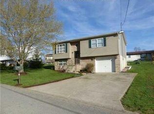 283 Riverbend Dr, Ona, WV 25545