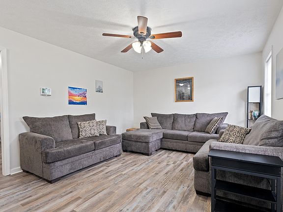 4th image of 4909 Sycamore Pl