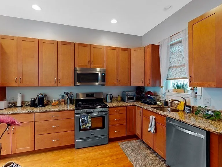 14 Holbrook St #1 — Photo 2