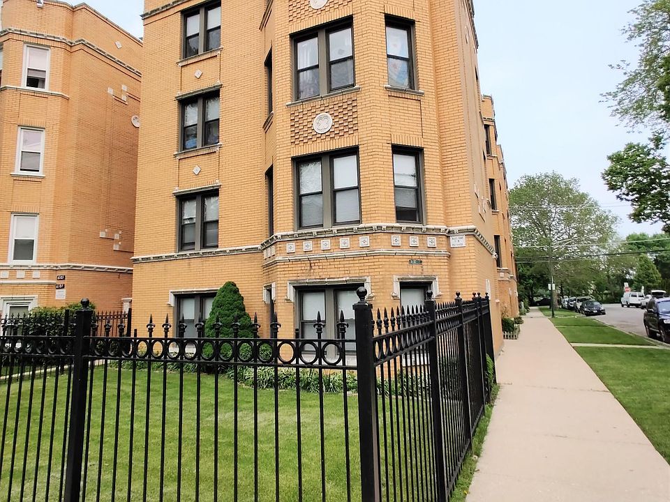 1st image of 2320 W Glenlake Ave APT 3