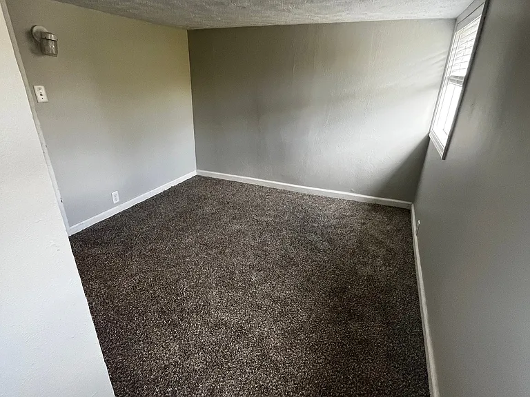 1344 S Delphos St — Photo 9