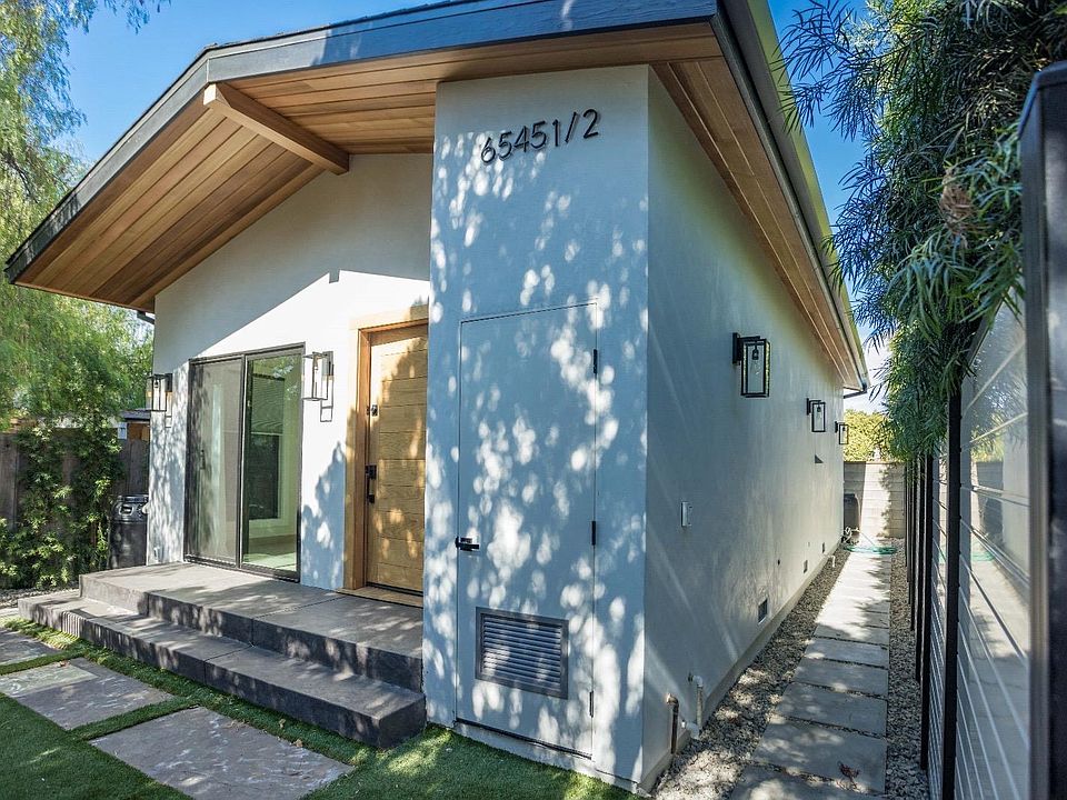 1st image of 6545 Varna Ave #1/2