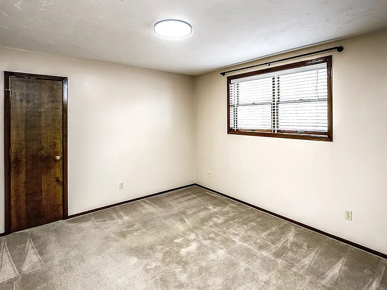 6640 Military Ave #9 — Photo 8