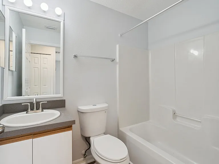 106 W Minneola St — Photo 16