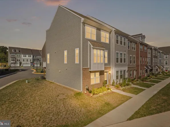 24190 Kilbride Ter, Sterling, VA 20166