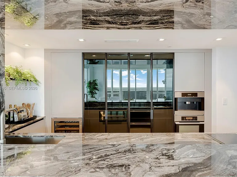 18201 E Collins Ave #TS1 — Photo 26