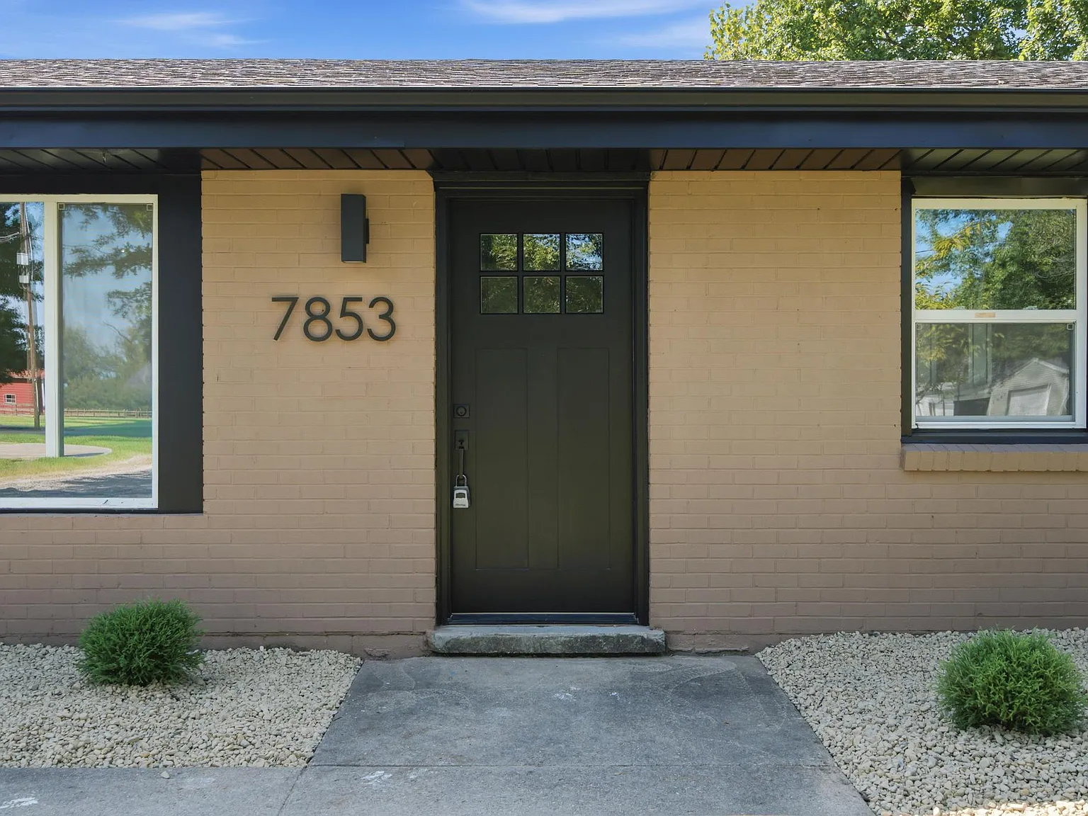 3 bed, 1500 sqft, $2,650 — Photo 2
