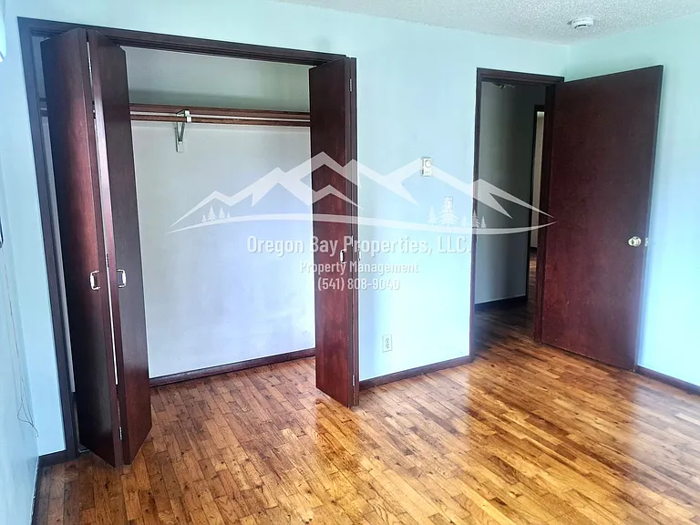 1025 Garfield Ave — Photo 12