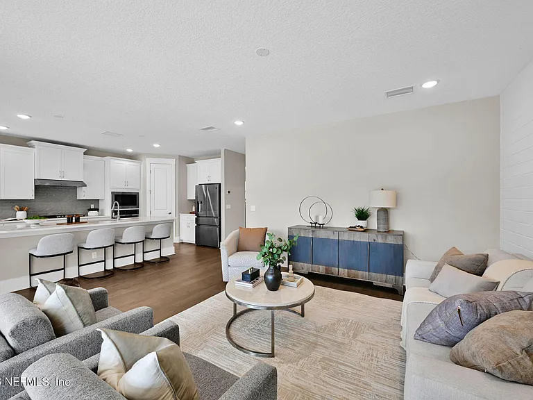 58 Spinner Dr — Photo 4