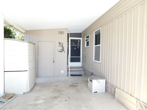 3rd image of 1164 Kingston Way