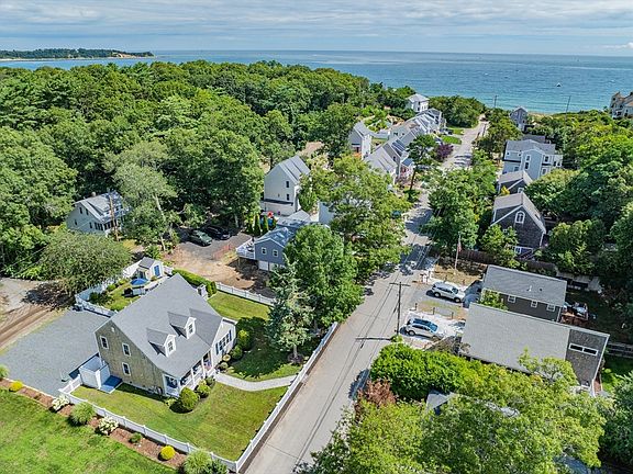 3rd image of 29 Cape Cod Ave