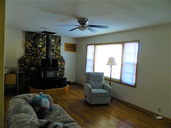 3rd image of 719 W 14th St