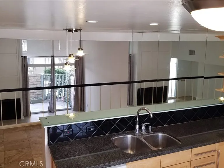 4279 W Sarah St — Photo 11