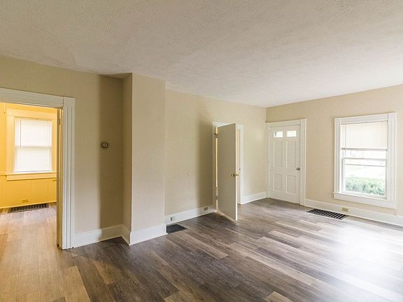 2nd image of 37728 2nd St