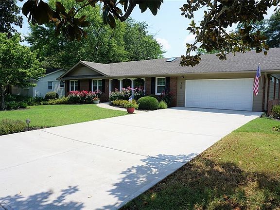 3rd image of 350 Crossville Ct