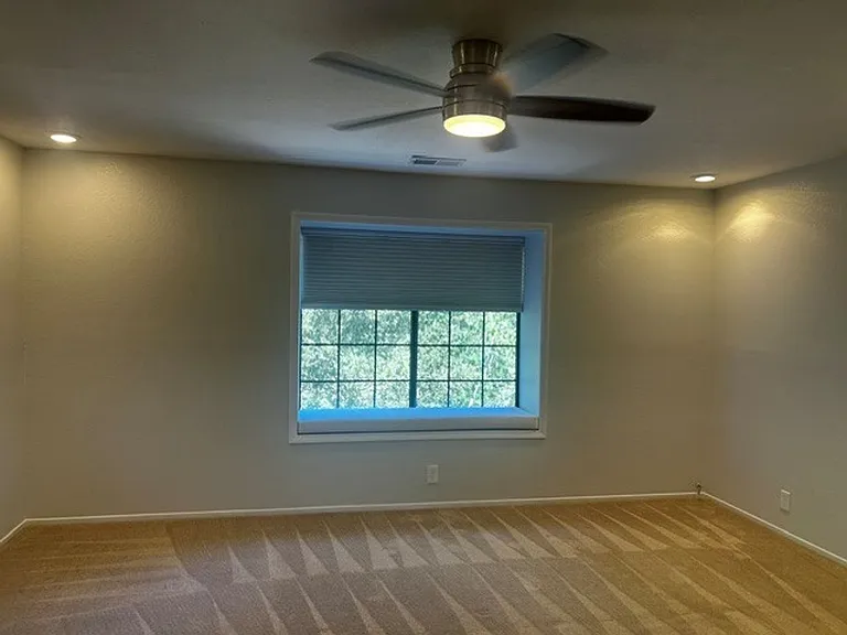 736 Hillside Dr — Photo 28