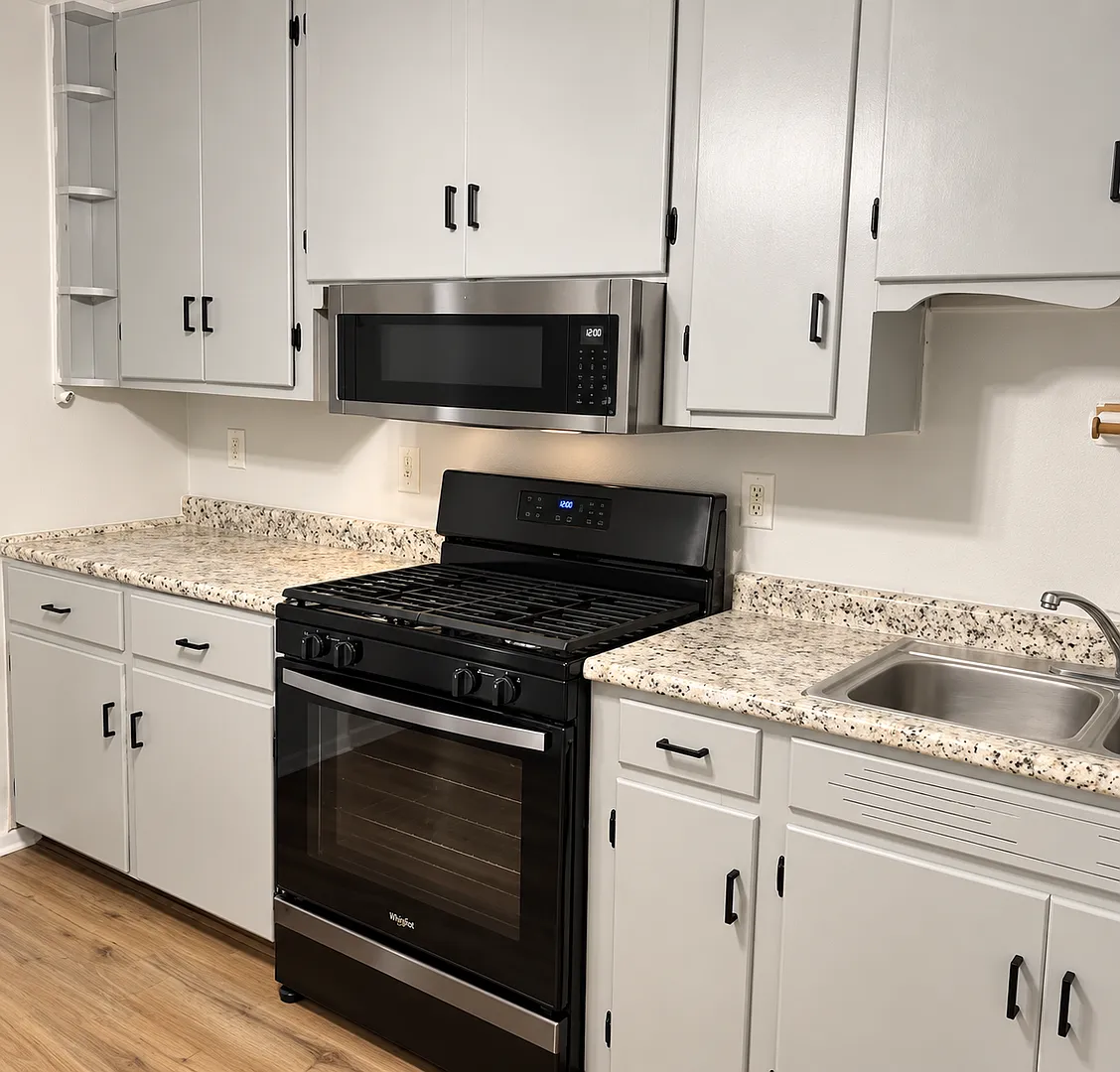 Renovated 2 bed & 1 bath home! — Photo 3