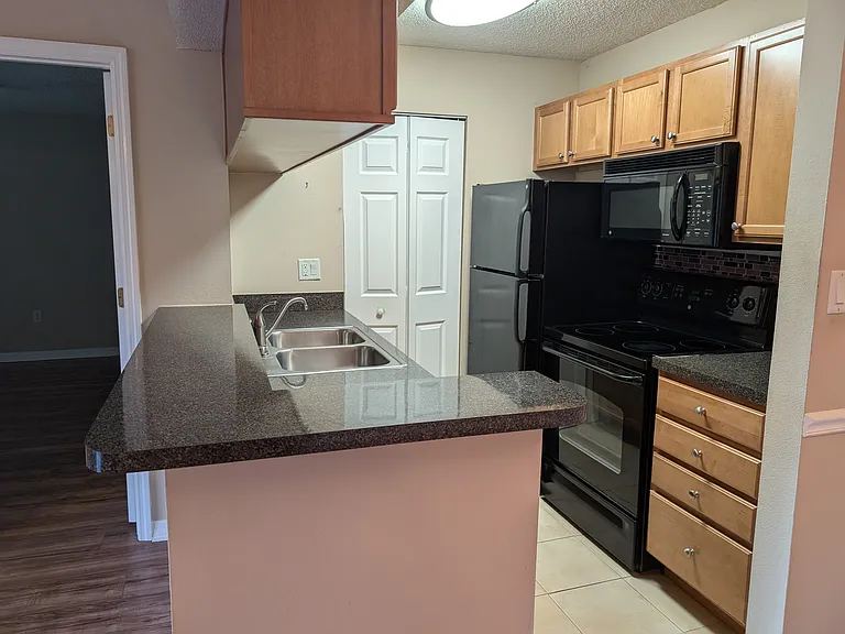 221 Lake Brook Cir #208 — Photo 6
