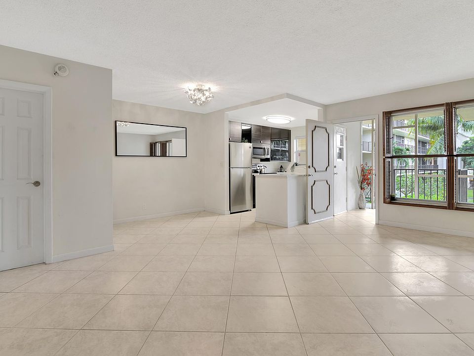 1st image of 804 SE 7th St #207-D