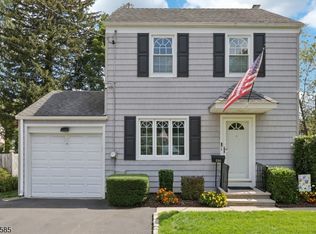 390 Spring Valley Rd, Paramus, NJ 07652