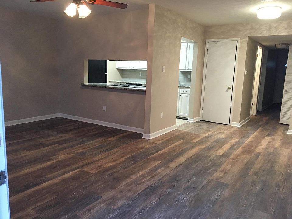 living/dining from entrance door