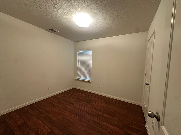 1818 Clegg St — Photo 15