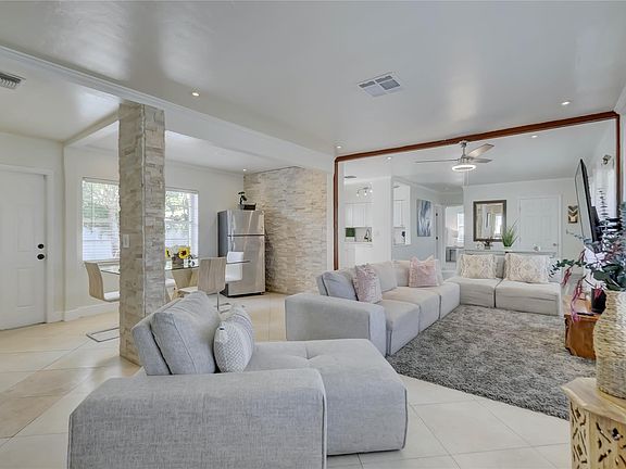 3rd image of 2740 NE 30th Place