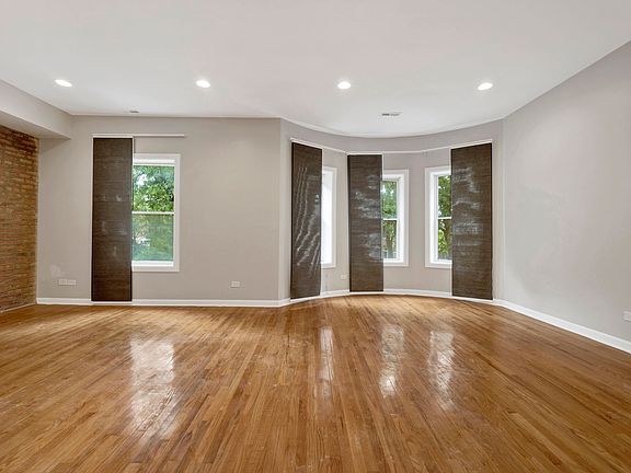 5th image of 5040 S Michigan Ave APT 2