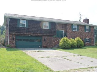 59 2nd Ave, Ravenswood, WV 26164