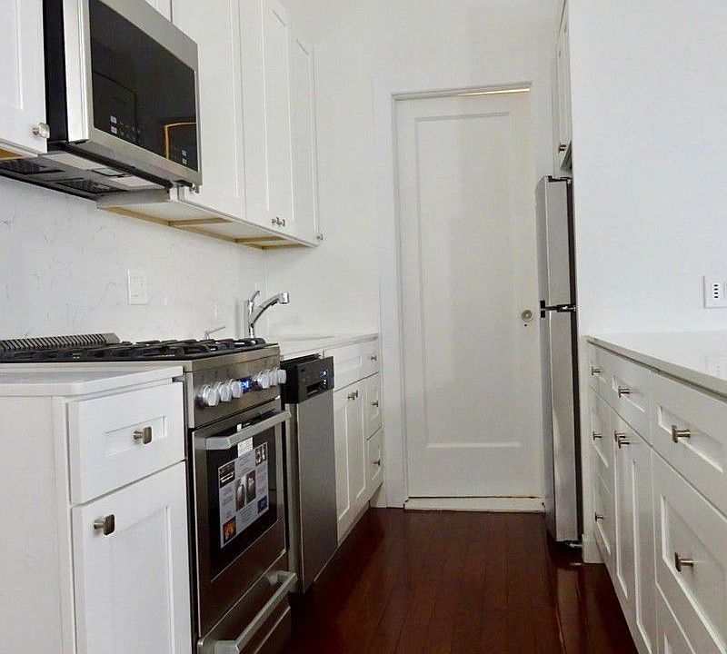 2nd image of 54 W 74th St APT 410