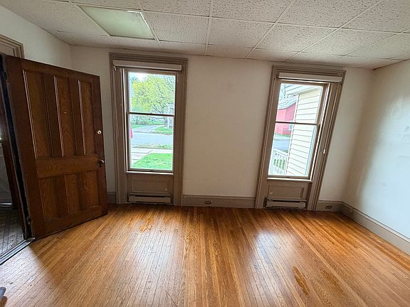 2nd image of 18 Hill St Unit G