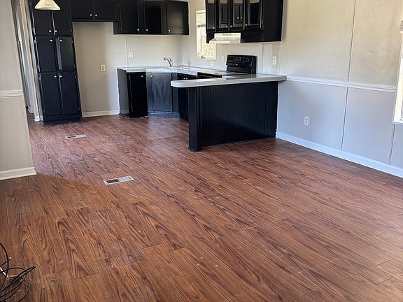2nd image of 109 Joyner St #107