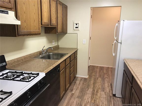 2nd image of 281 Gardner Ave Unit K5