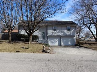 507 S 6th St, Savannah, MO 64485