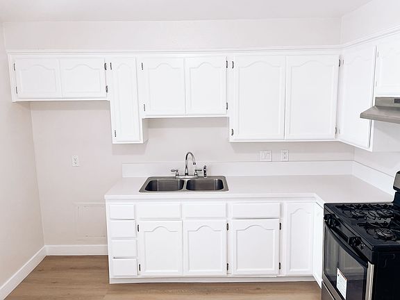 4th image of 4351 W 142nd St APT B