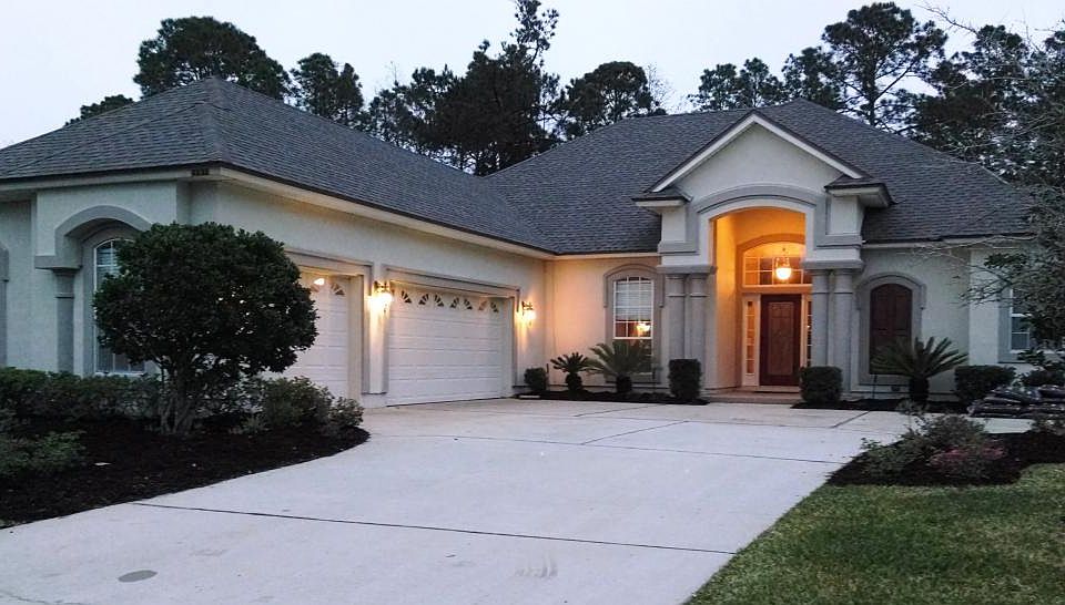 4/3/3 home with HUGE bonus Room