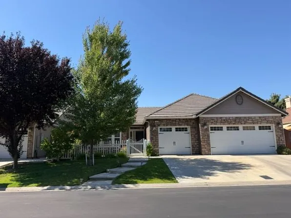 10935 E Swift Ave, Clovis, CA 93619