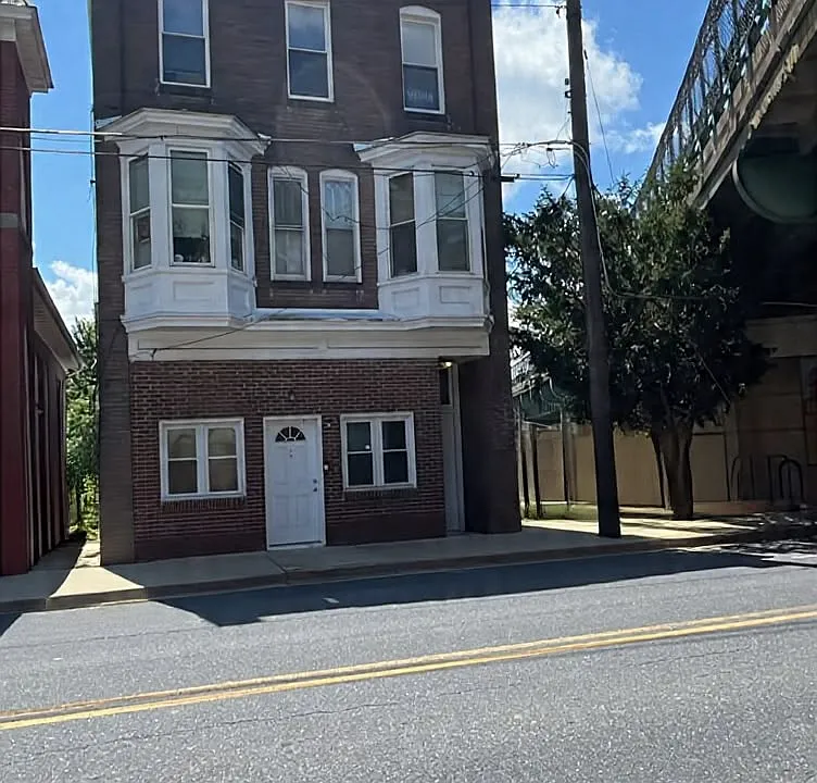 126 W Potomac St #5